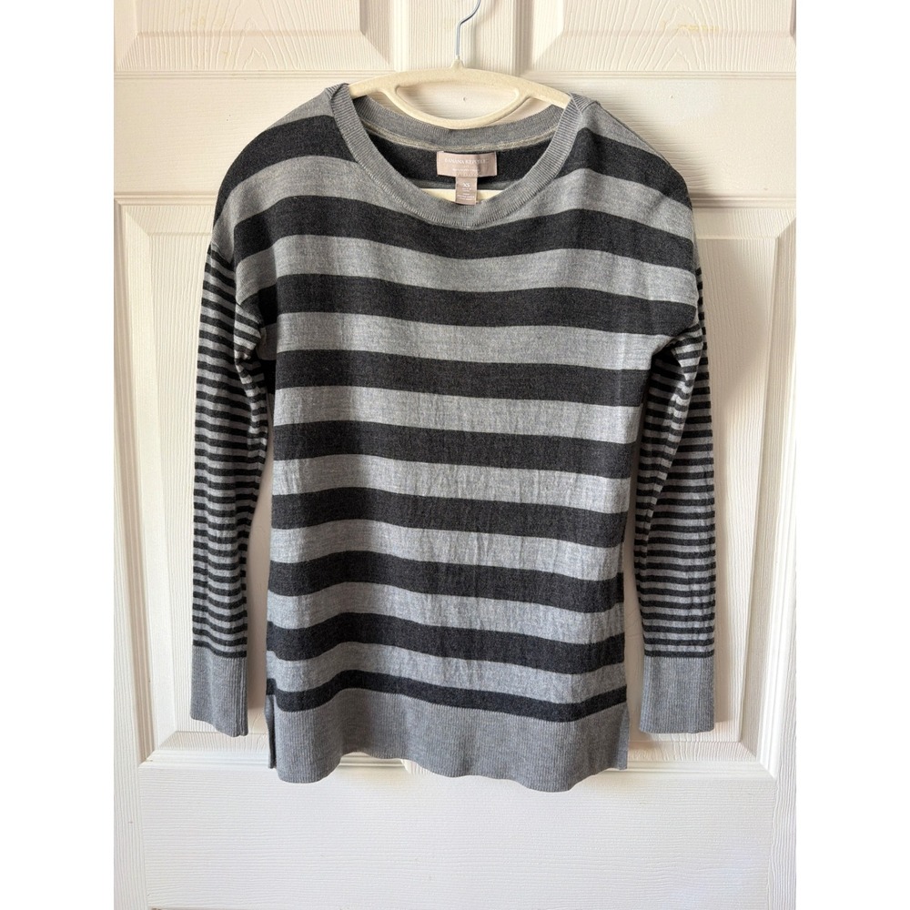 Banana Republic Sweater Womens XS Grey Striped Merino Wool Crew Neck Preppy Chic